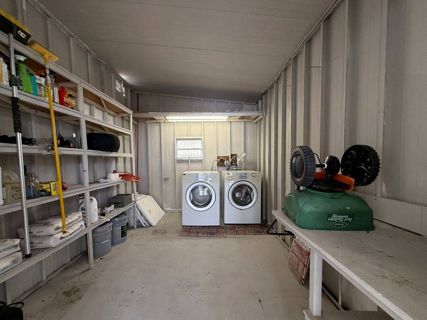 17 Larkspur Ave a Palmetto, FL Mobile or Manufactured Home for Sale